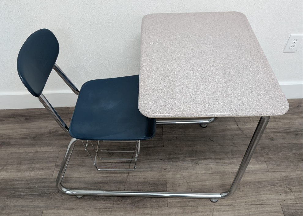 KI Ivy League Combo Desk, Hunter Green Hard Plastic Seat, Gray Spectrum Hard Plastic Top, Basket, Sled Base (RF)