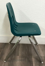 Load image into Gallery viewer, 16in Virco 9000 Series Student Chair, Green (RF)
