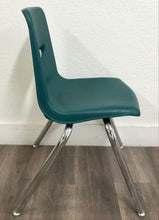 Load image into Gallery viewer, 18in Virco 2000 Series Student Chair, Green (RF)
