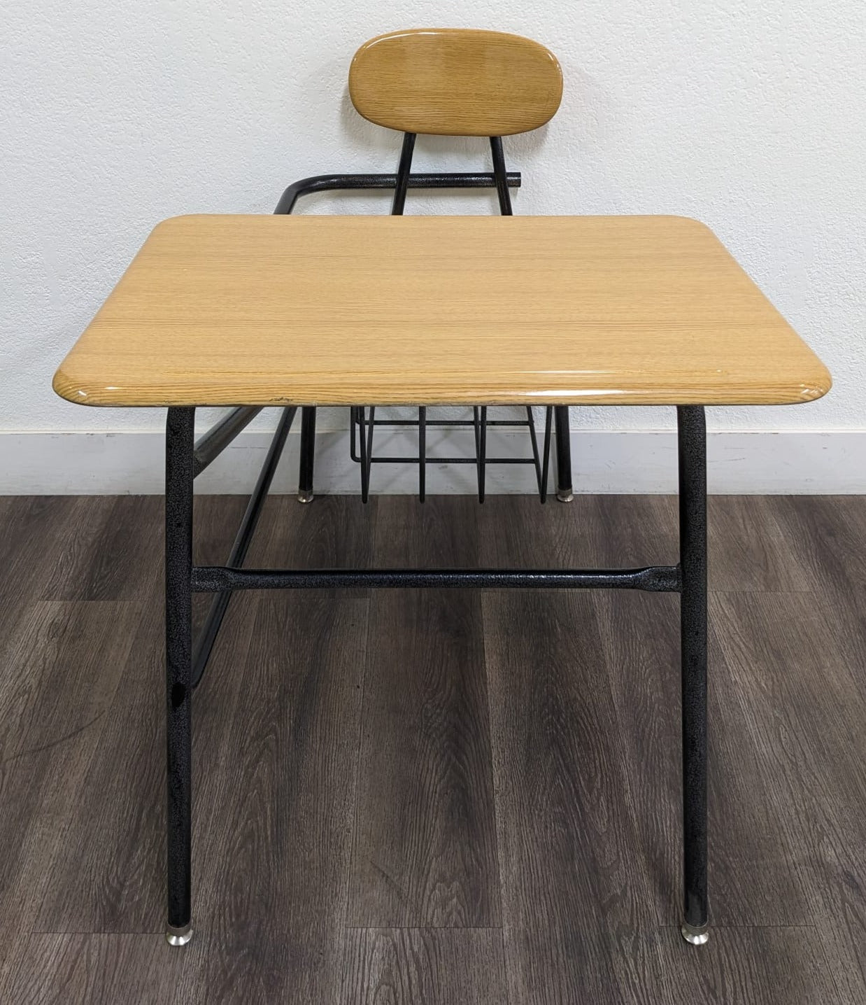 Alumni BOOMERANG Student Desk with Metallic Base with Maple Hard Plastic Top