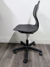 Load image into Gallery viewer, 18 inch USA Capitol Adjustable Rolling Chair, Custers, Black (RF)
